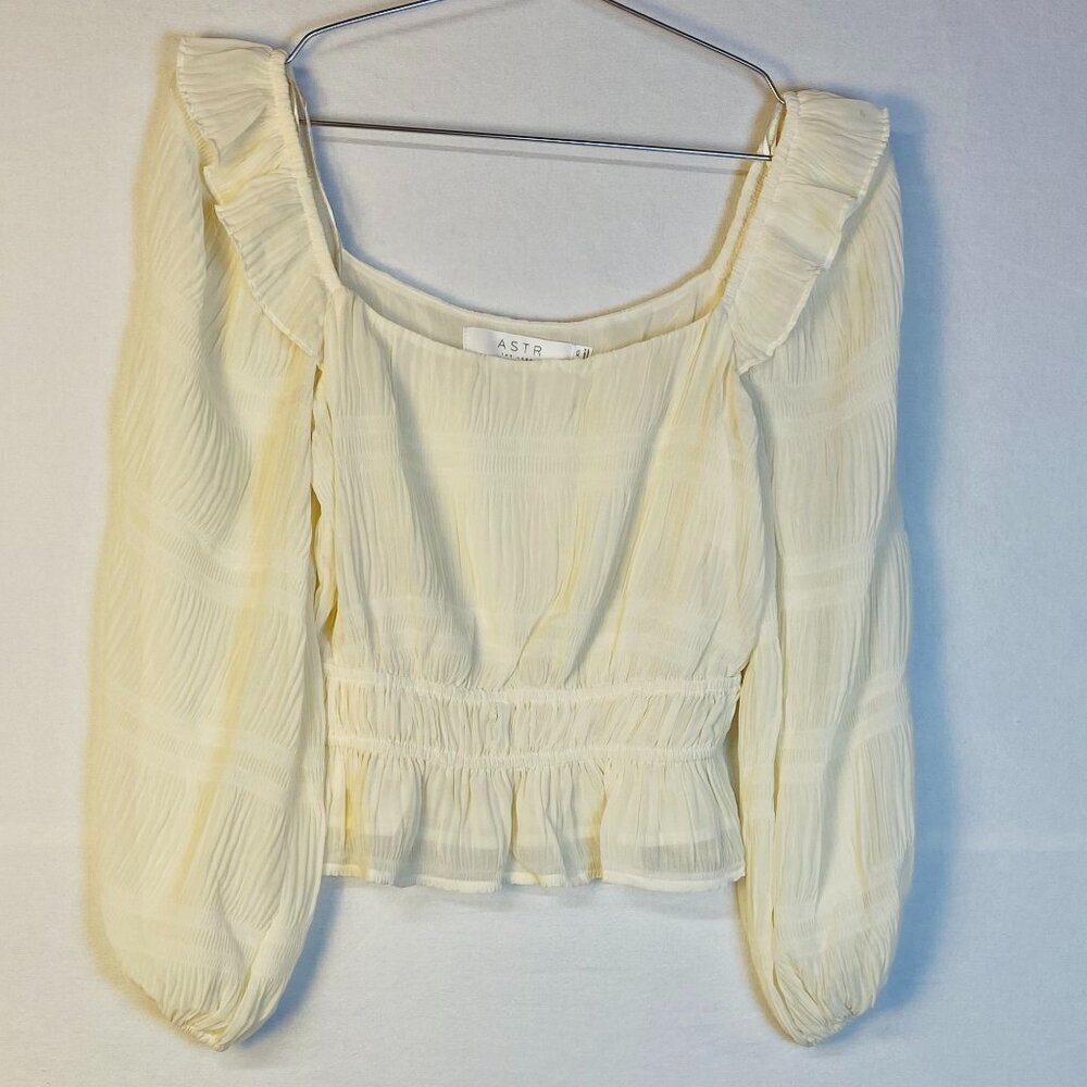 ASTR the Label Bohemian Ruched & Ruffled long sleeve cream blouse Extra-Small